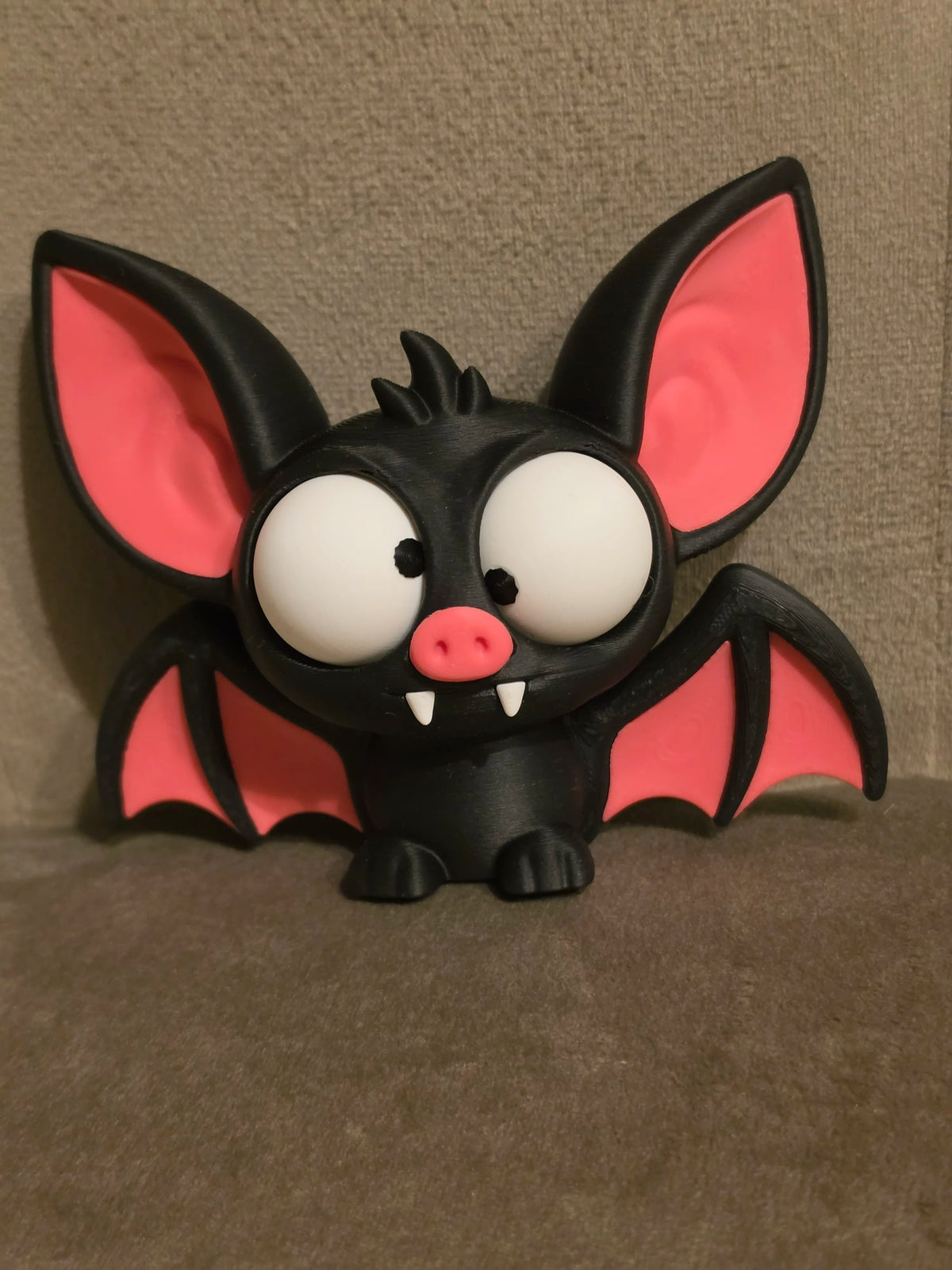 Goofy Series Fledermaus mit beweglichen Augen – Zusatzbild 2